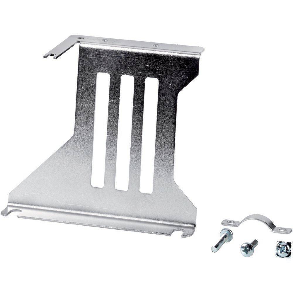 Metallhalterung mit drei vertikalen Schlitzen, versehen mit einem Bolzen, einer Mutter und einer U-förmigen Klemmvorrichtung. Die Gegenstände befinden sich auf einem weißen Hintergrund.