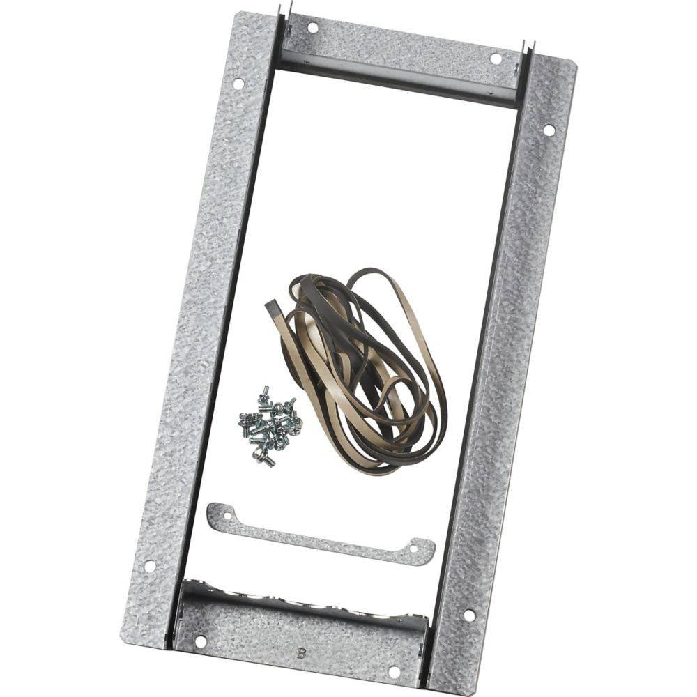 Metallrahmen-Installationsset mit Schrauben und Gummidichtung, vorgesehen für die sichere Montage von Ausrüstung oder Maschinen.
