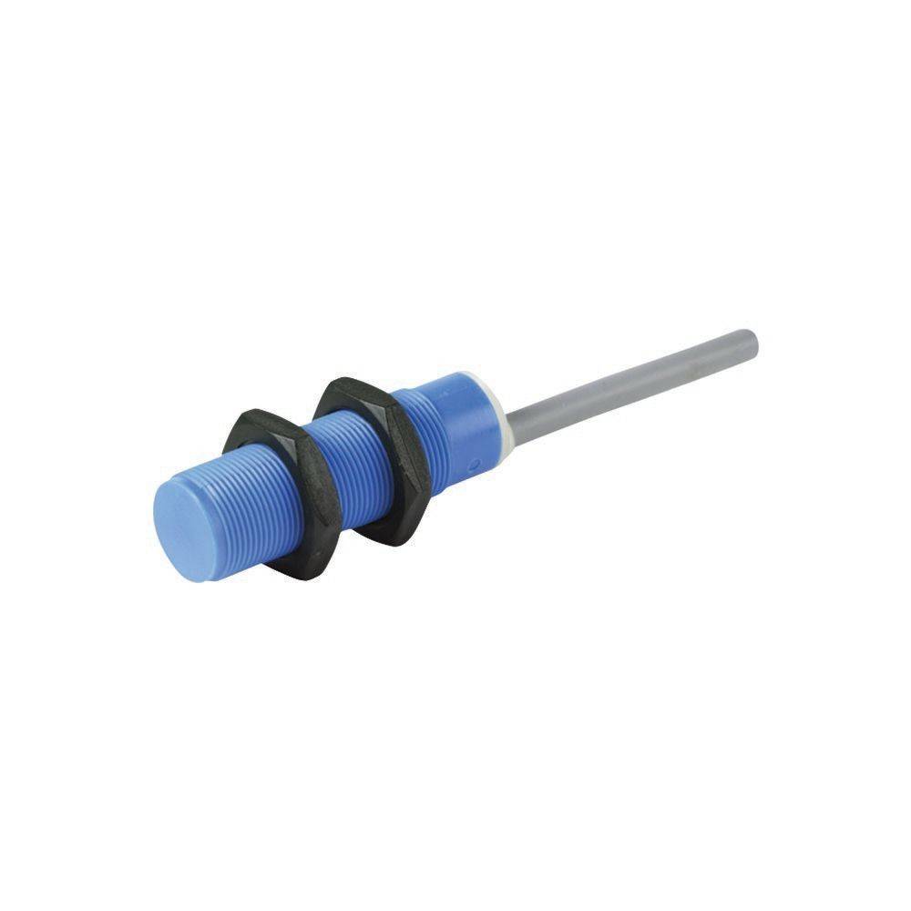 Ein blauer, zylindrischer Sensor mit einem Gewindekörper und zwei schwarzen Muttern, versehen mit einem Kabel, das vom Ende ausgeht, verwendet in industriellen Anwendungen.