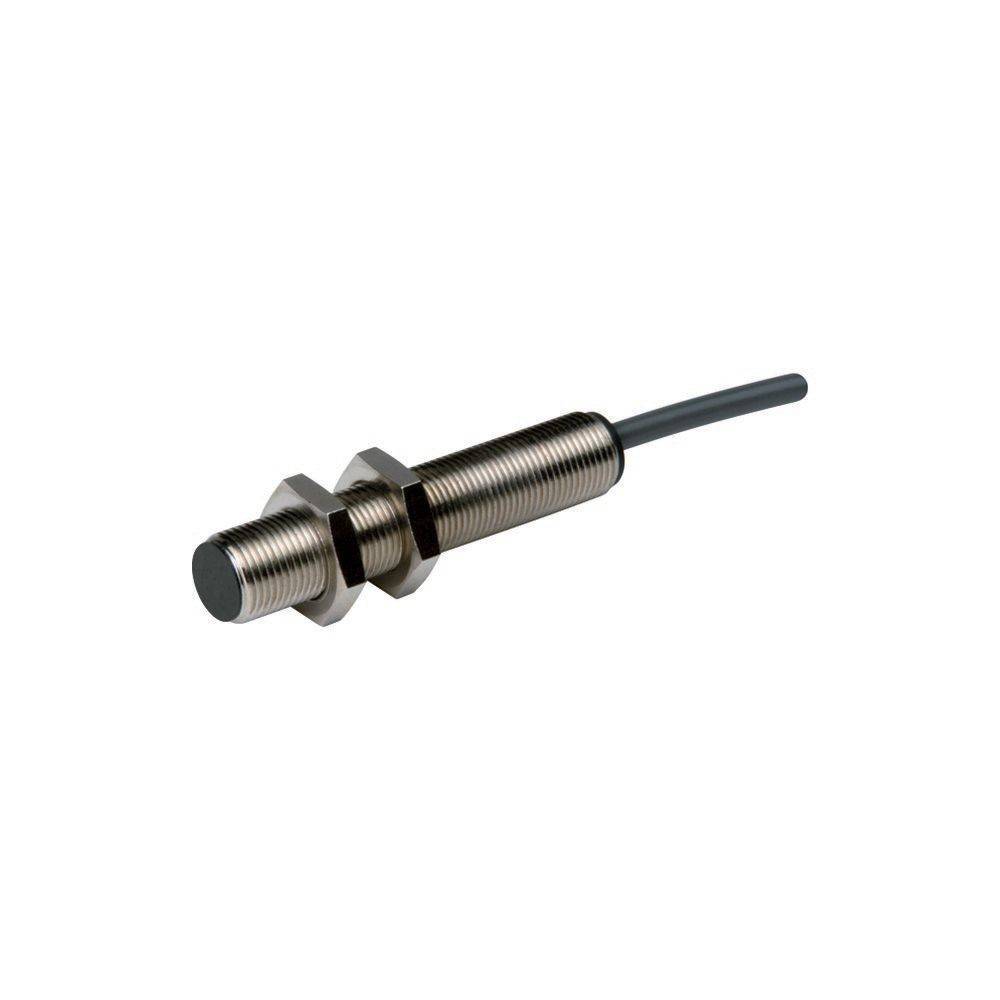 Ein zylindrischer Metallsensor mit Gewindekörper und Kabel, der zur Näherungserkennung oder Objekterfassung in Automatisierungssystemen verwendet wird.