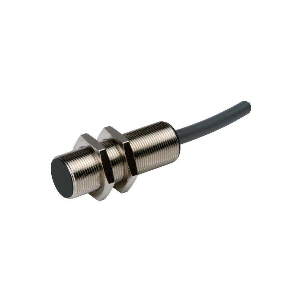 Ein zylindrischer Metallsensor mit gewindeter Befestigung und angeschlossenem schwarzem Kabel, der typischerweise in der industriellen Automatisierung zur berührungslosen Erkennung eingesetzt wird.
