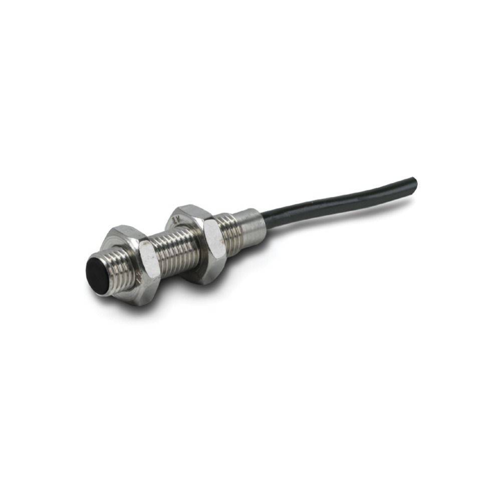 Ein zylindrischer Metallnäherungssensor mit Gewindegehäuse und angeschlossenem schwarzen Kabel, der zur Erkennung von nahe gelegenen Objekten verwendet wird.