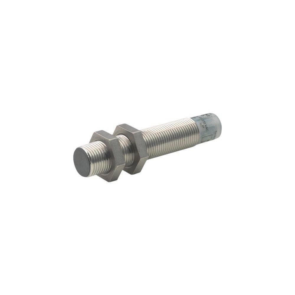 Ein zylindrischer metallischer Näherungssensor mit Gewindekörper und planer Detektionsoberfläche, der in der industriellen Automatisierung zur Objekterkennung verwendet wird.