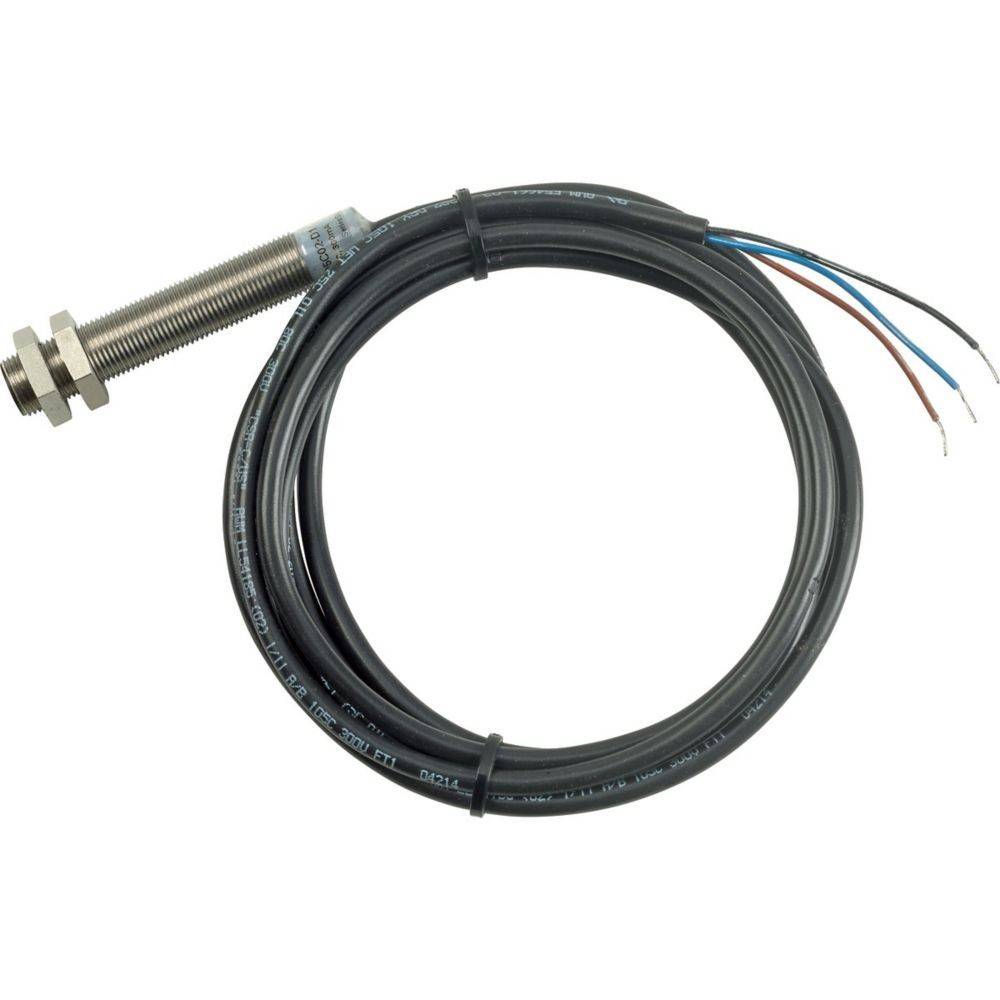 Ein zylindrischer Näherungssensor mit einem Metallgewinde-Gehäuse, angeschlossen an ein langes schwarzes Kabel mit freigelegten Drähten, verwendet zur Objekterkennung.