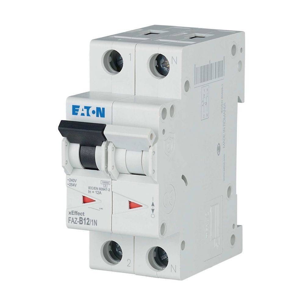 Ein weißer Eaton FAZ-B12/1N Leistungsschalter mit schwarzem Schalter, ausgelegt für 20-230V, 13A.