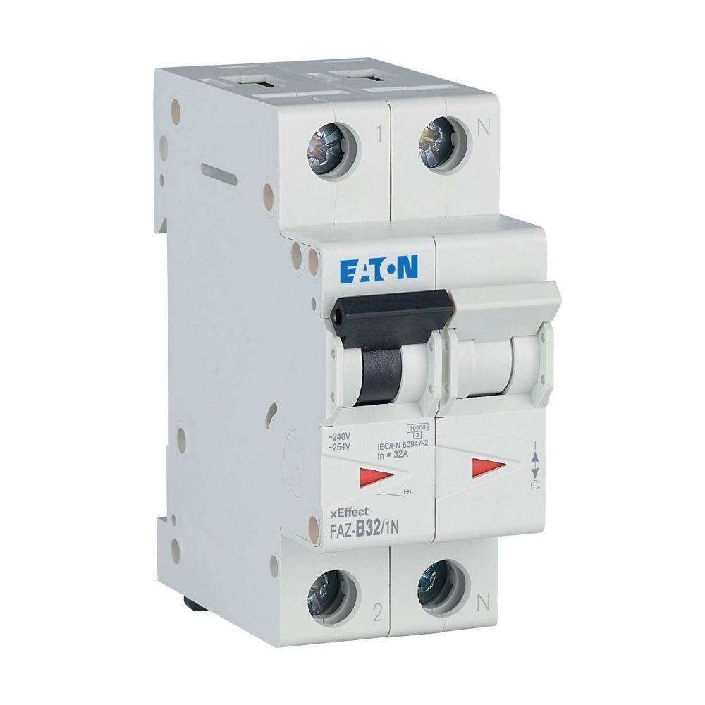 Eaton xEffect FAZ-B32/1N Leitungsschutzschalter, 230-400V Nennspannung, sichtbare Frontansicht mit Schalter und Anschlüssen.