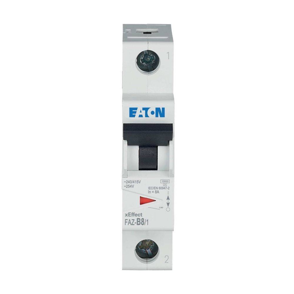 Darstellung eines 'Eaton'-Leitungsschutzschalters mit Schalter und Anschlusspunkten, mit der Bezeichnung 'FAZ-B8/1'. Geeignet für elektrische Verteilerkästen.