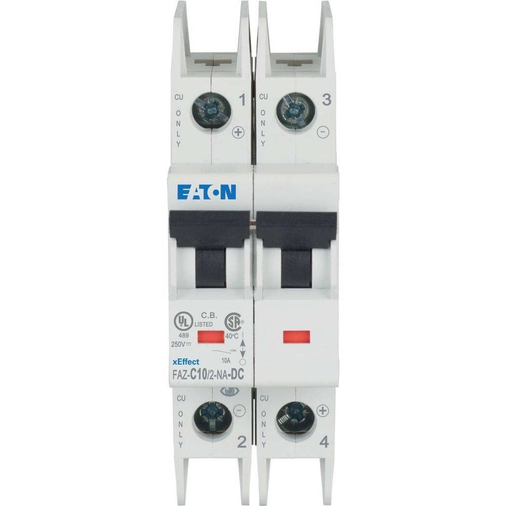 „Ein Eaton FAZ-C10/2-NA-DC Leistungsschalter mit vier Anschlüssen, gekennzeichnet mit CU ONLY, verfügt über UL-Zertifizierungssymbole und eine Bewertung für 40°C.