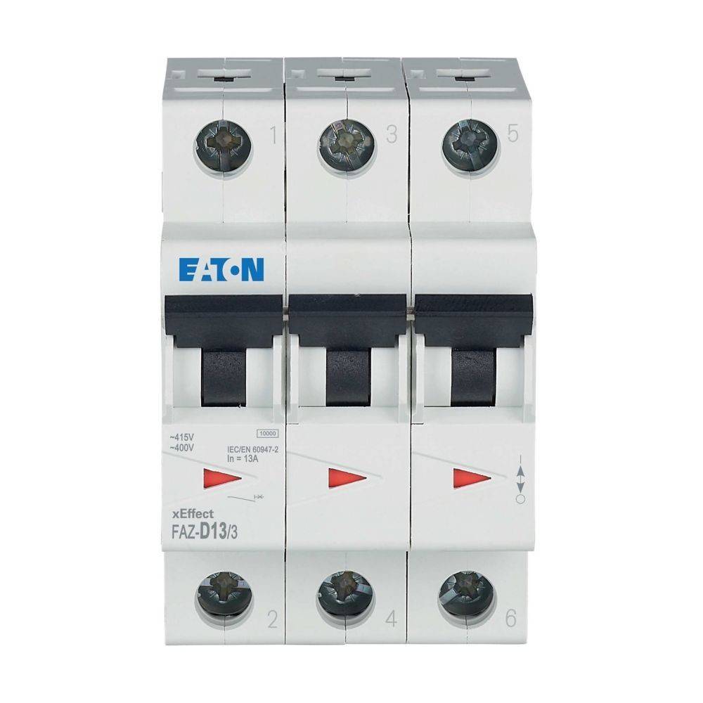 Dreipol-Leistungsschalter von EATON, Modell FAZ-D13/3, mit Kippschaltern, verwendet für elektrische Sicherheit und Schutz von Stromkreisen.