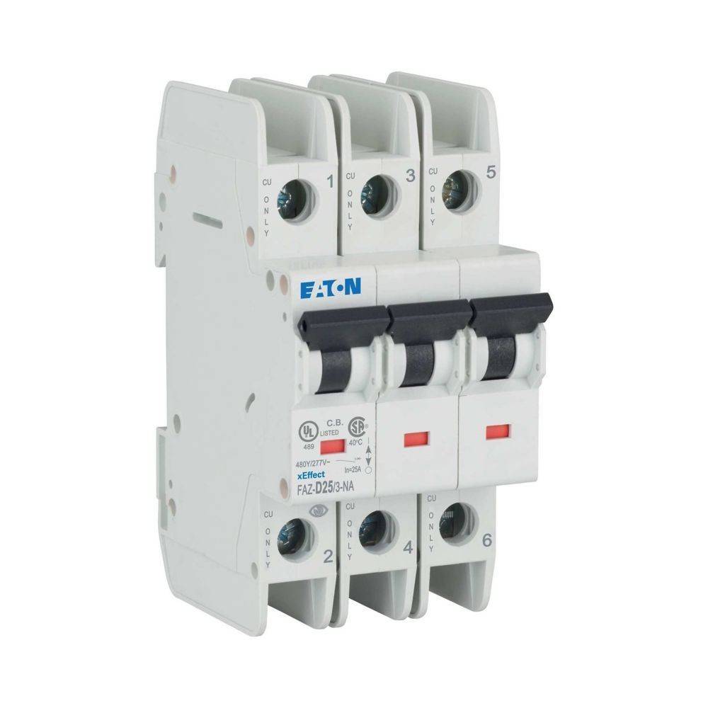 Ein dreipöliger Leistungsschalter mit der Bezeichnung 'Eaton FAZ-D25/3-NA', ausgestattet mit Schaltern und Anschlussklemmen, der zur elektrischen Stromkreisabsicherung verwendet wird.