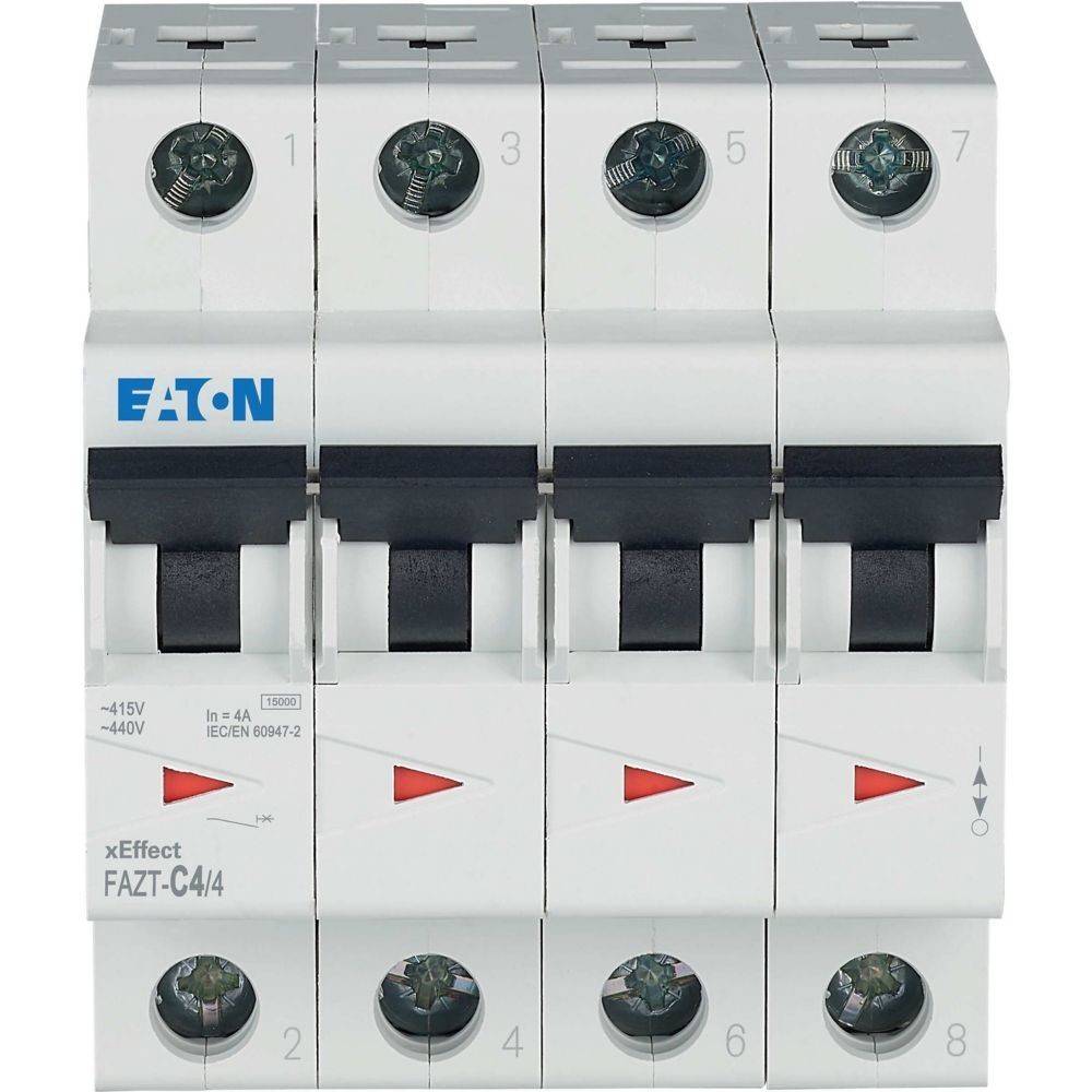 Vier-poliger EATON Leistungsschalter mit xEffect-Markierung, ausgelegt für 415V, 440V und 4A. Modell: FAZT-C4/4.