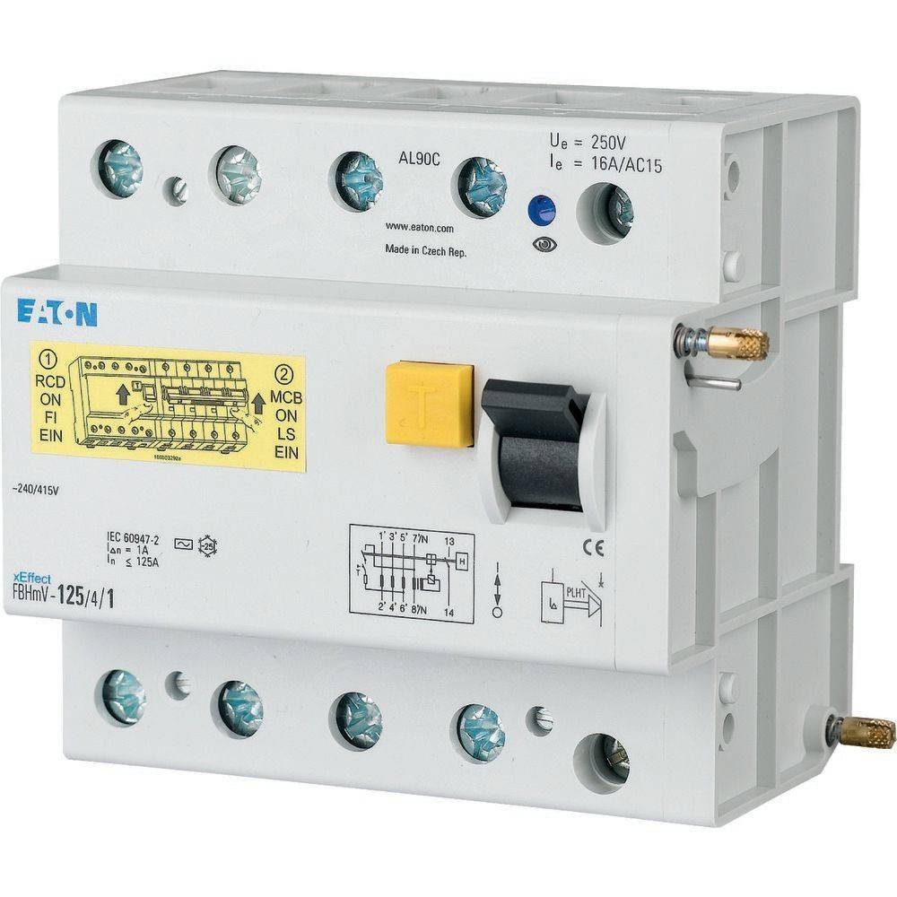 Ein weißer elektrischer Sicherungsautomat mit einem gelben Testknopf, einem schwarzen Schalter und Beschriftungen wie ‚RCD EIN', ‚MCB EIN' sowie technischen Spezifikationen.