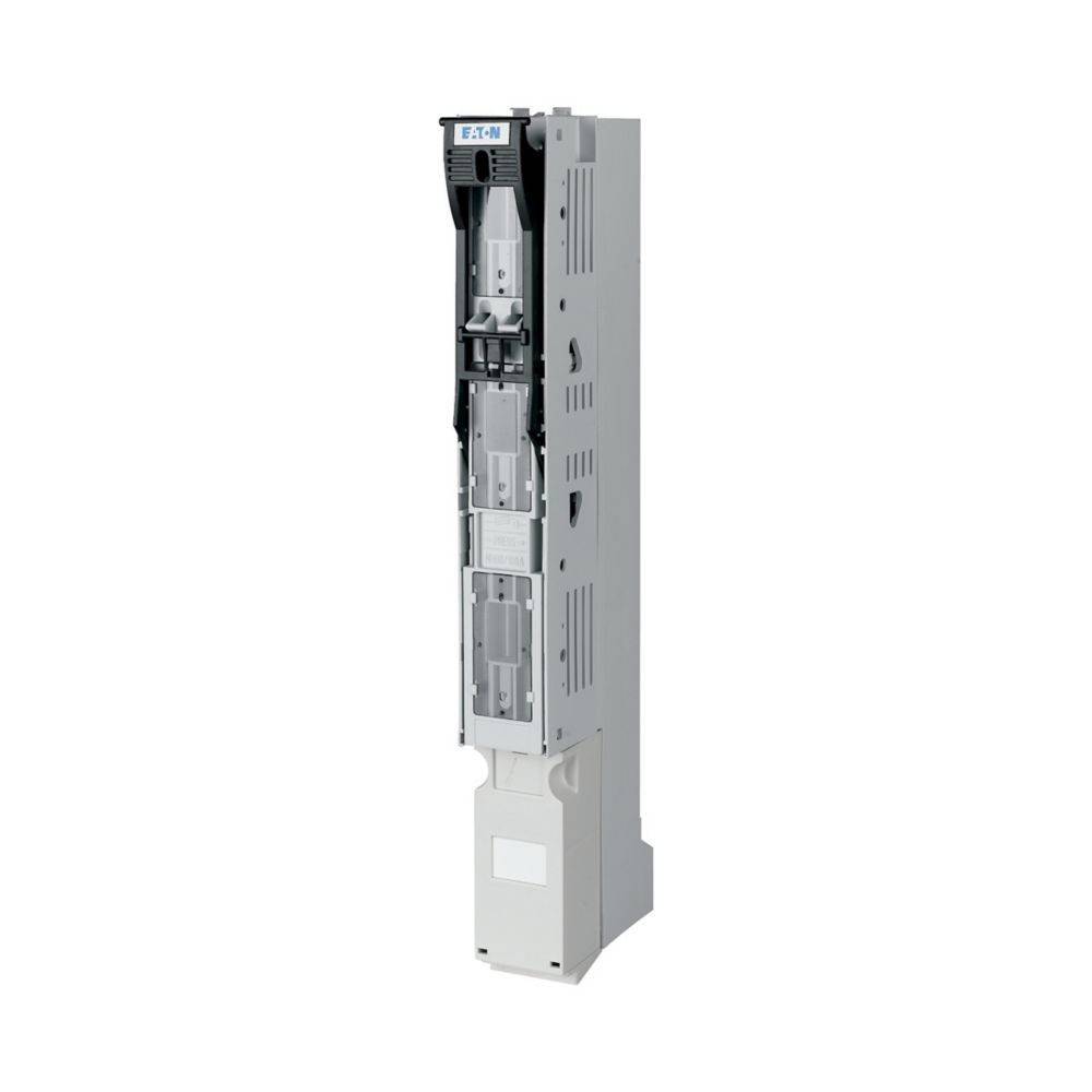 Eine Eaton Elektro-Schaltanlage mit mehreren Komponenten, ausgestattet mit einer vertikalen Konstruktion und Steuerungselementen zur Regulierung des Stromflusses.