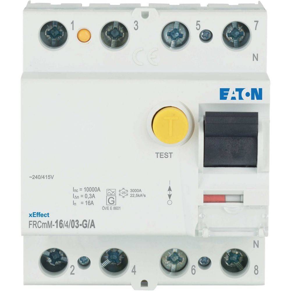 Ein Eaton Fehlerstrom-Schutzschalter mit Überlastschutz (RCBO), Modell FRCmM-16/4/03-G/A, mit Testknopf und Spannungsbezeichnungen.