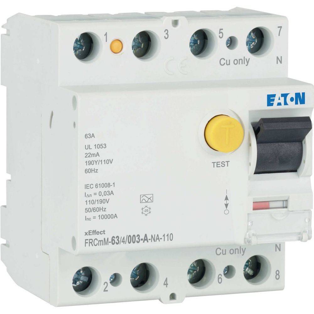 Ein Eaton-Fehlerstromschutzschalter (RCD) mit Beschriftungen zur Angabe der Stromstärke und Testknopf. Verwendet für elektrische Sicherheit und Schutz.