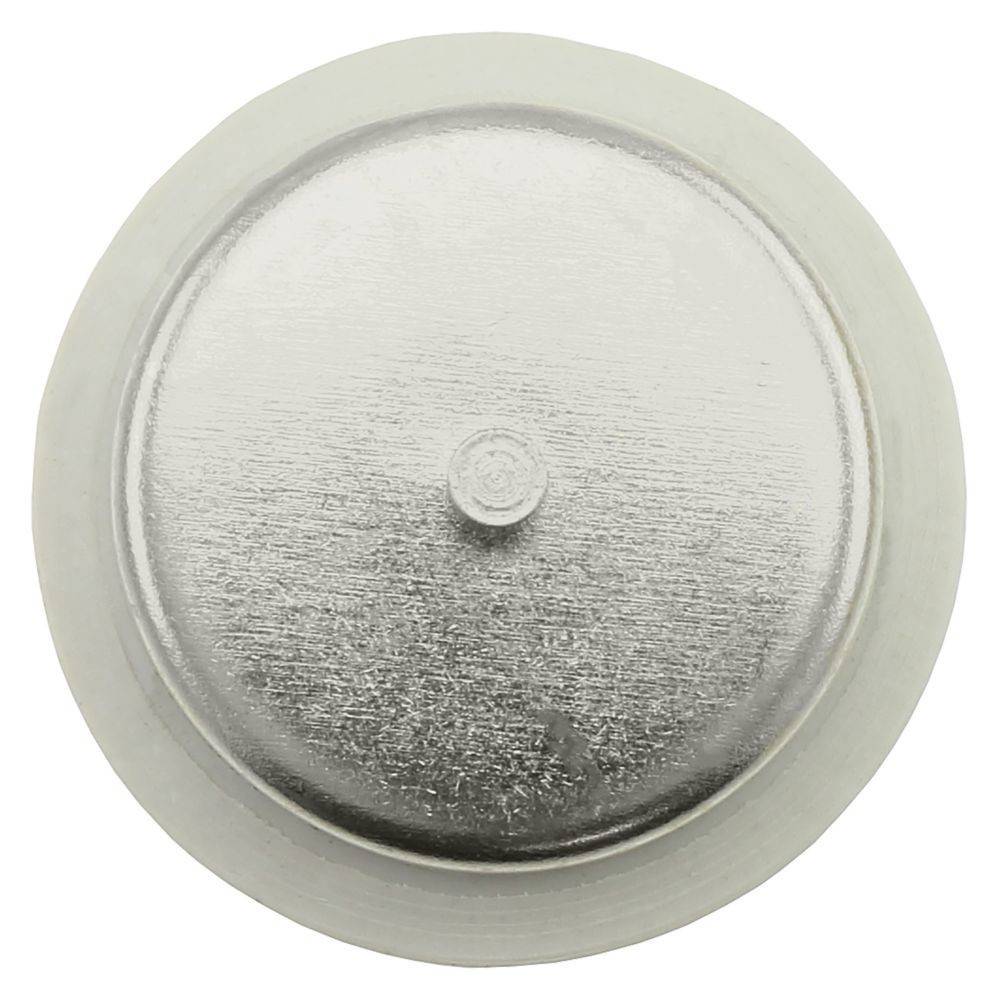 Eine Silber-Knopfzellenbatterie mit metallischer Oberfläche, die häufig verwendet wird, um kleine elektronische Geräte wie Uhren und Taschenrechner zu versorgen.