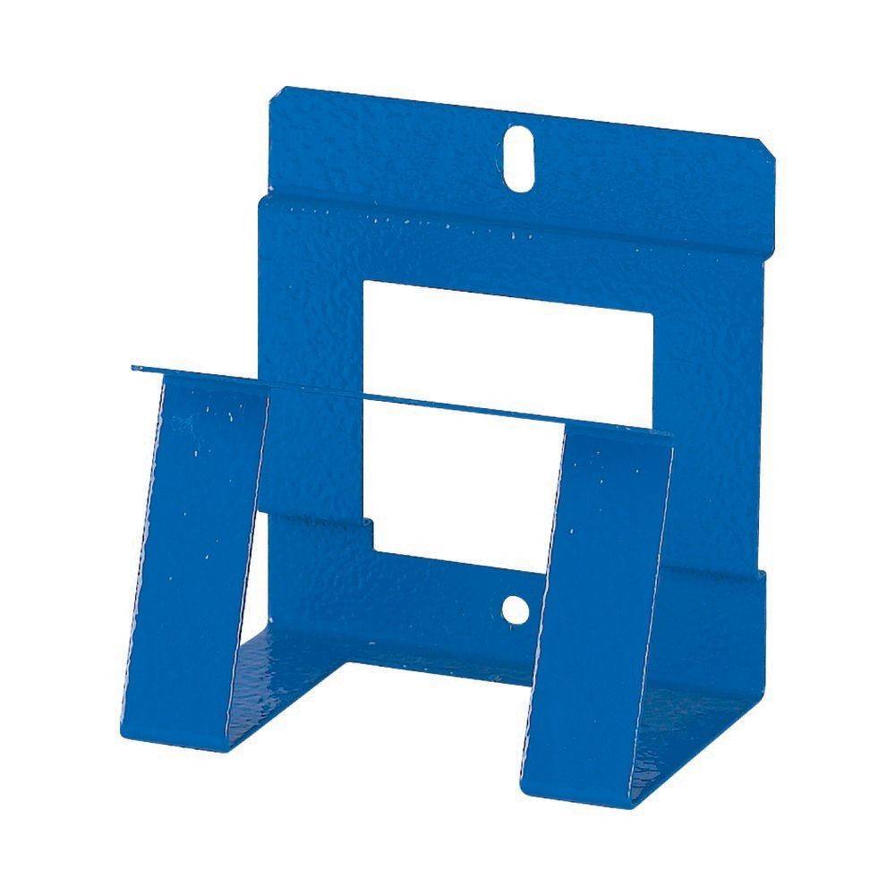 Eine blaue Metallhalterung, die entwickelt wurde, um einen Feuerlöscher zu befestigen.