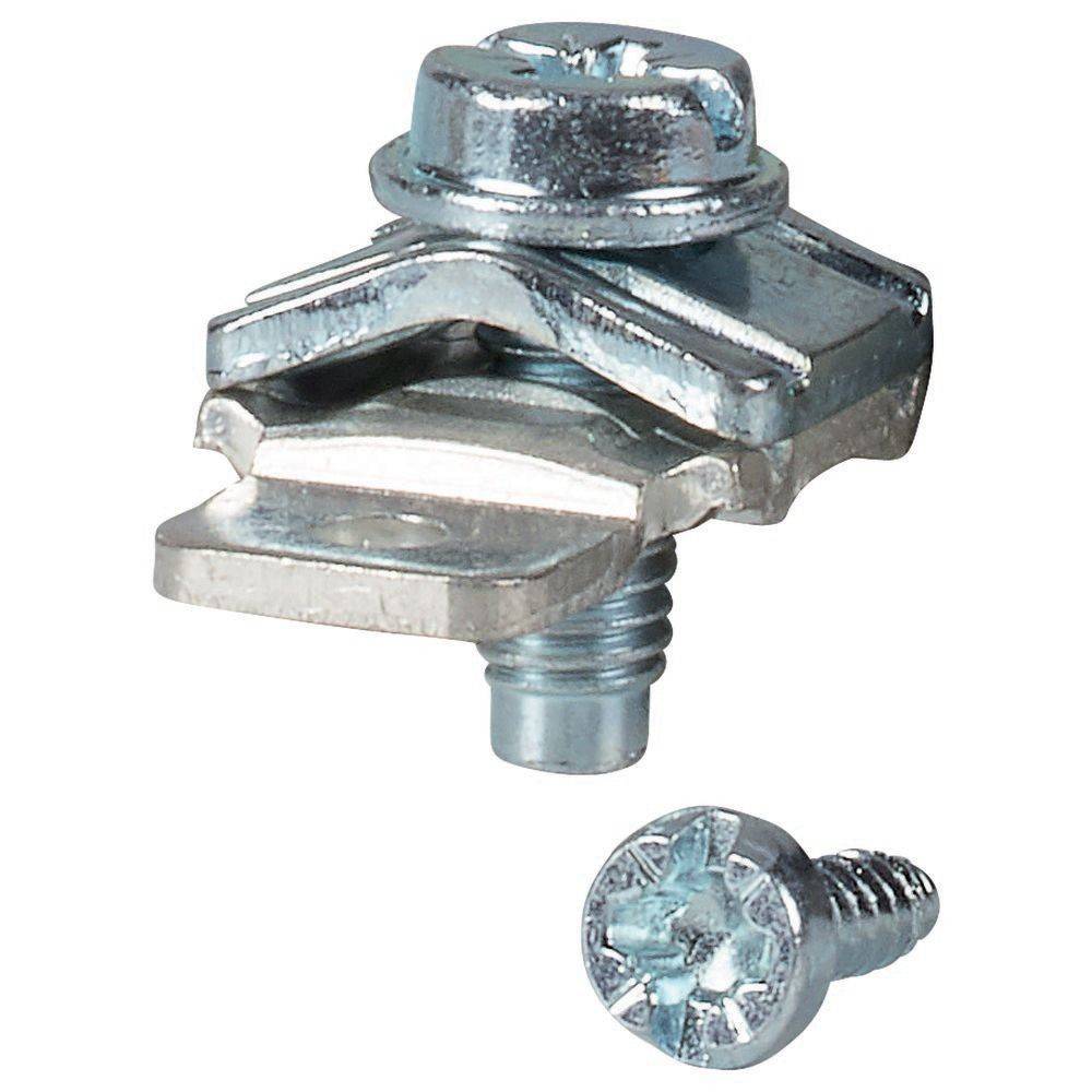 Ein Metallschrankanschluss und eine Schraube, die zum Verbinden von Schrankelementen verwendet werden, beide silberfarben mit sechskantiger und flacher Kopfform.