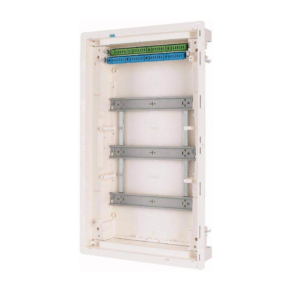 Eine leere elektrische Gehäuse mit drei horizontalen Metallschienen zur Montage von Hardware, vor einem weißen Hintergrund.