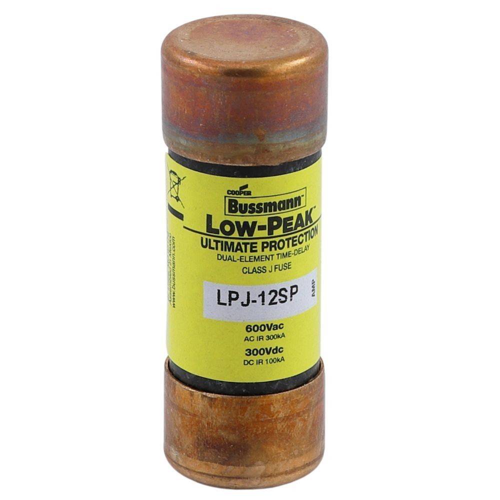 Ein Bussmann Low-Peak Zweielement-Zeitverzögerungssicherung, Modell LPJ-12SP, gekennzeichnet für 600 VAC, 300 VDC, 300 VAC Unterbrechungsnennwert und 100 A DC.