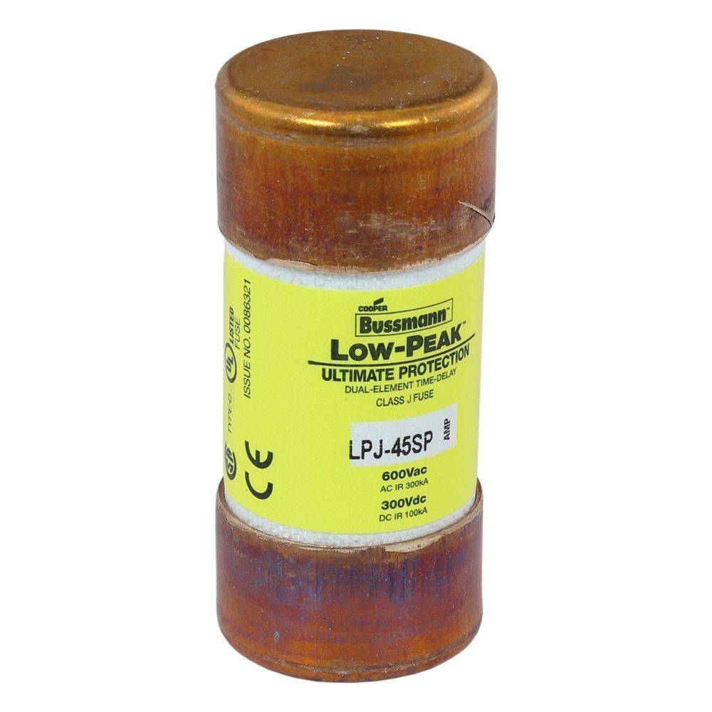 Eine Kupfersicherung mit der Bezeichnung 'Cooper Bussmann Low-Peak Ultimate Protection', ausgelegt für 600V AC, 300VDC, 45A, mit Zeitverzögerung in Doppelelement-Bauweise.