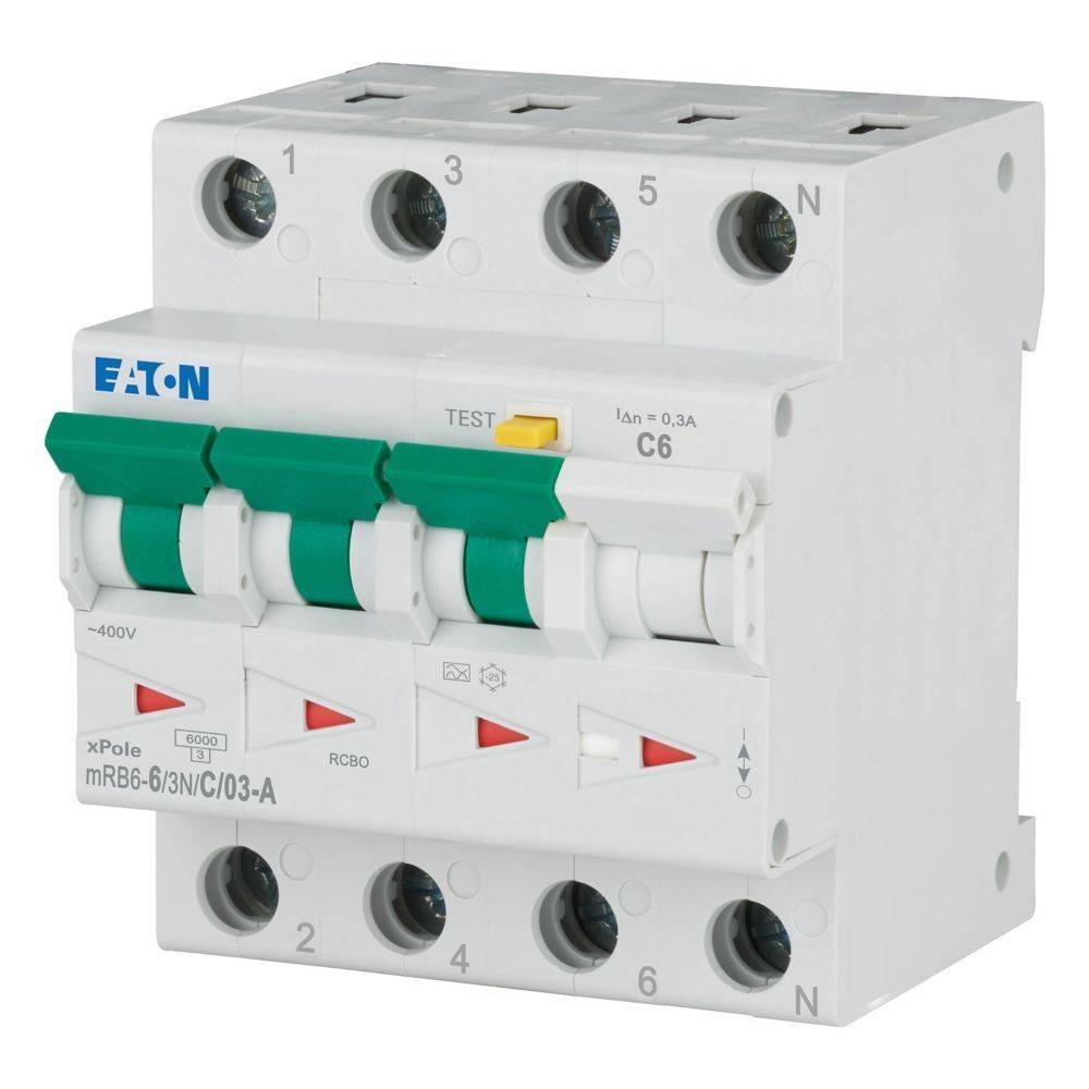 Dreipol-Leistungsschalter mit grünen Schaltern, Testknopf und EATON-Logo; für 400V beschriftet, verwendet für elektrischen Schutz.