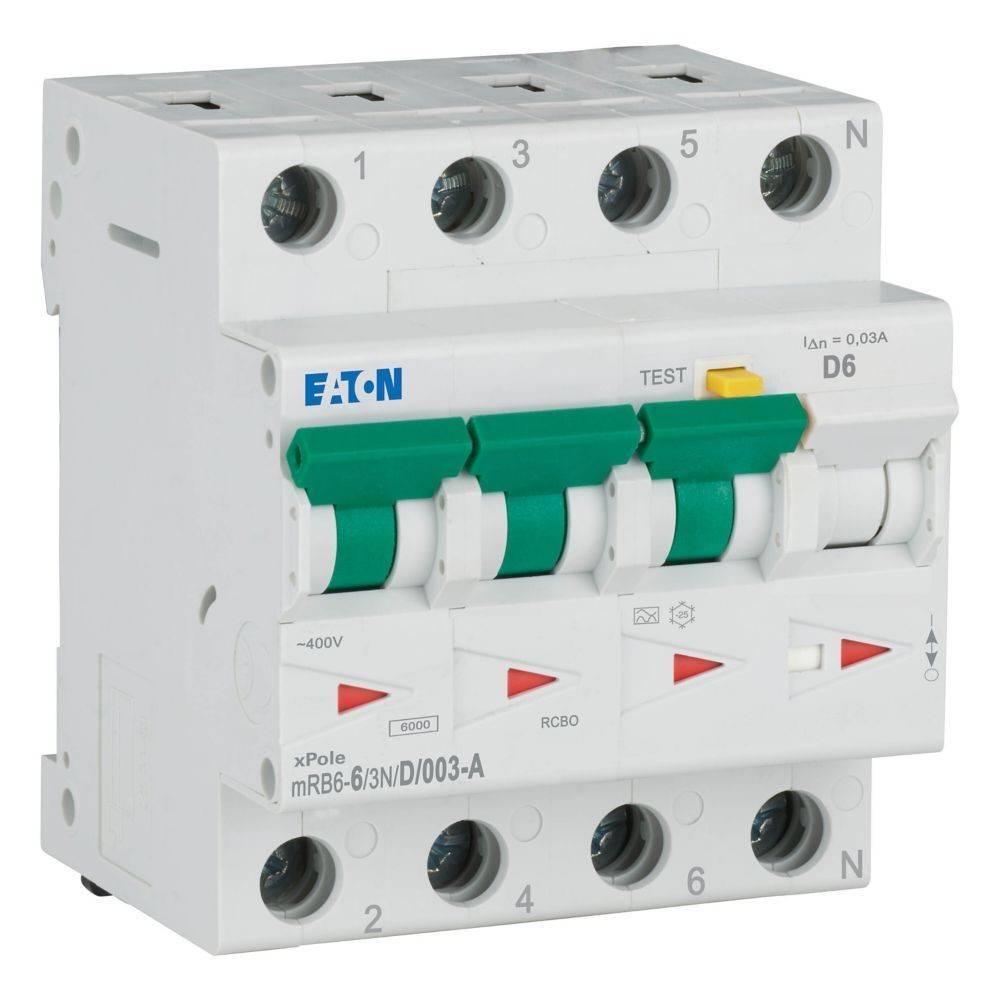 Ein weißer Eaton RCBO-Schalter mit grünen Schaltern und Testknopf, gekennzeichnet mit mRB6-63N/D/003-A, entwickelt für elektrischen Leitungsschutz.