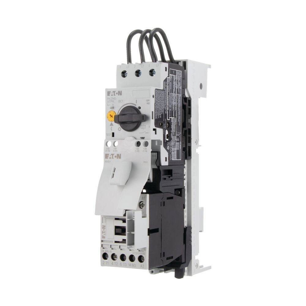 Ein Leistungsschalter mit mehreren Anschlusspunkten und einem Hebelschalter, der für die elektrische Sicherheit und Steuerung in Stromverteilungssystemen verwendet wird.