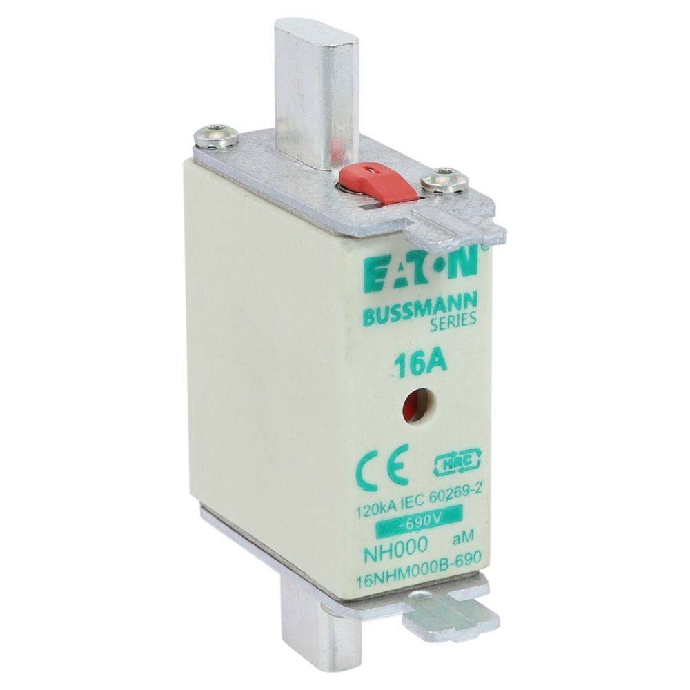 Ein Bussmann-Sicherungselement mit einer Nennstromstärke von 16A und Eaton-Markierung, entwickelt für elektrische Sicherheit, das seine rechteckige Form und Metallkontakte zeigt.
