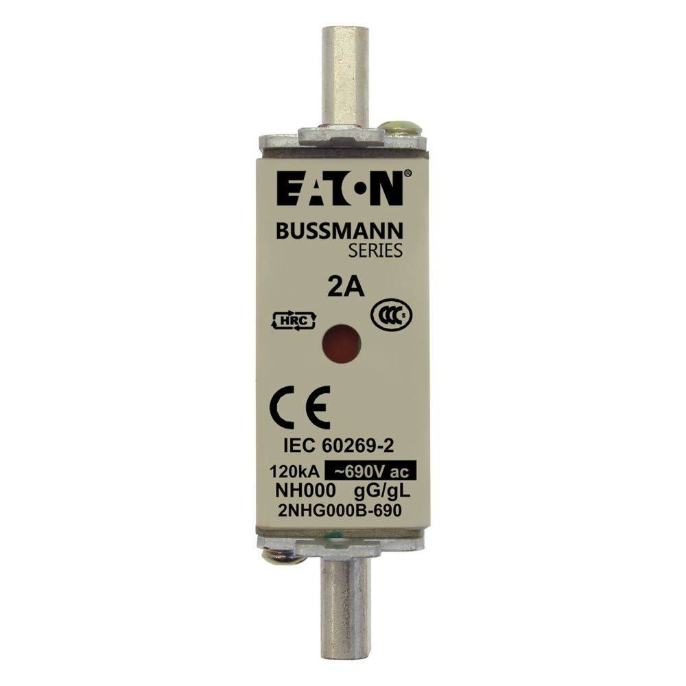 Ein Bussmann-Sicherungseinsatz mit 2A Nennstrom und folgenden Spezifikationen: IEC 60269-2, 120kA-690V AC, NH000, Konformitätskennzeichnungen sichtbar.