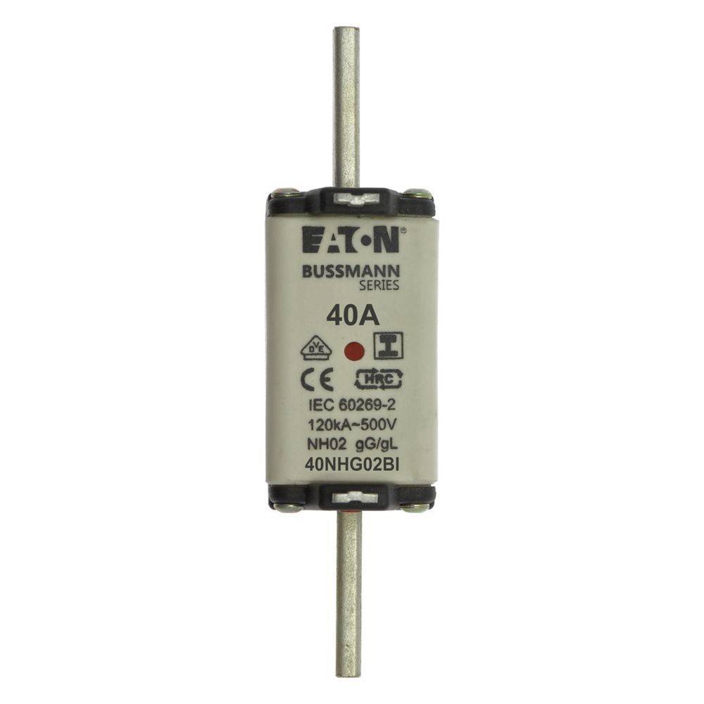 Eine zylindrische weiße Sicherung mit der Aufschrift 'Eaton Bussmann Series 40A, IEC 60269-2, 120kA-500V, NH02 gG/gL, 40NHG02B1' mit Metallenden.