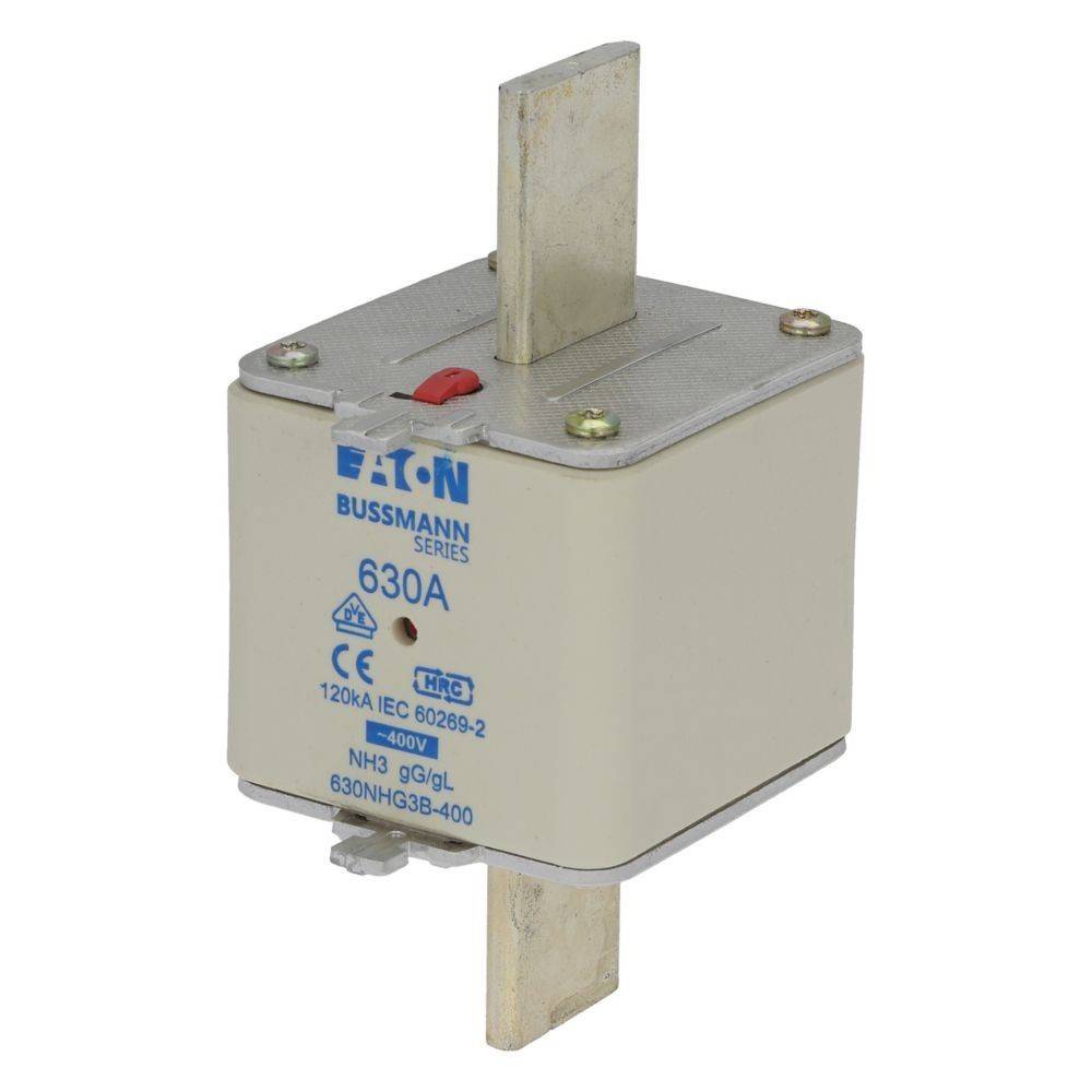 Eine Sicherung mit einer Nennstromstärke von 630A aus der Eaton Bussmann Reihe, ausgestattet mit Metallklemmen und den Spezifikationen '120kA/IEC 60269-2, 400V'.