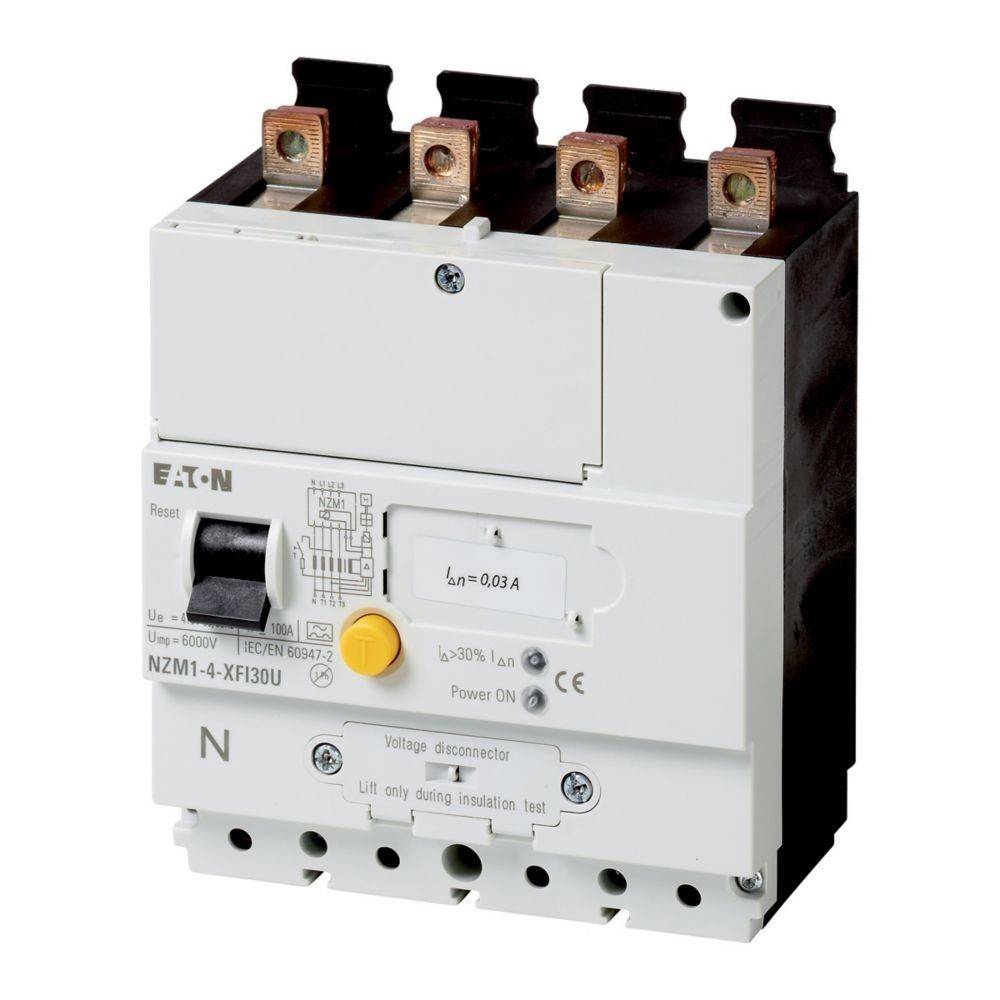 Dreiphasen-Leistungsschalter mit Etiketten, die Spezifikationen und Anschlüsse zeigen, verwendet für elektrische Sicherheit und Schutz in industriellen Umgebungen.