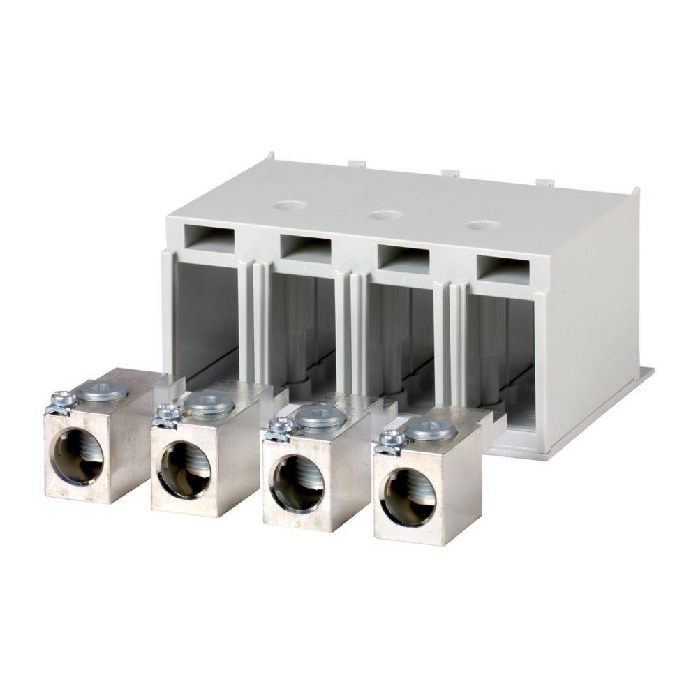 Vier metallische Klemmverbinder, die vor einer weißen, rechteckigen, vierschlitzigen Basis für elektrische Verbindungen angeordnet sind.
