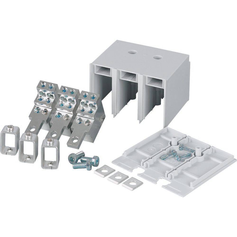 Ein elektrisches Verbindungsset mit einem weißen Kunststoffgehäuse, Metallkontakten, Schrauben und Befestigungsplatten, das Montagebauteile veranschaulicht.
