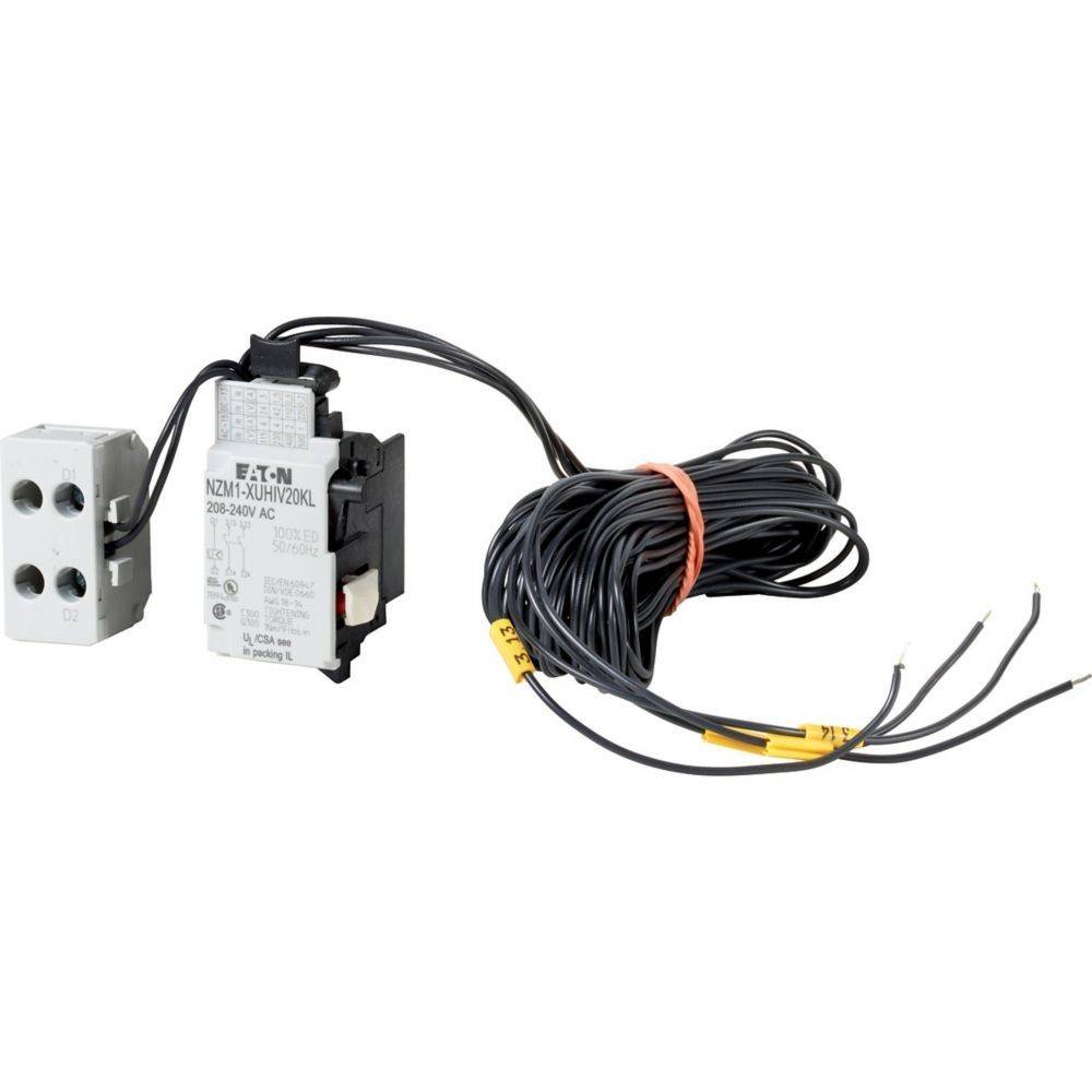 Ein gewickelter schwarzer Draht, der mit einem Eaton NXAM Hilfsschalterblock verbunden ist, der für elektrische Schaltungsanwendungen entwickelt wurde.
