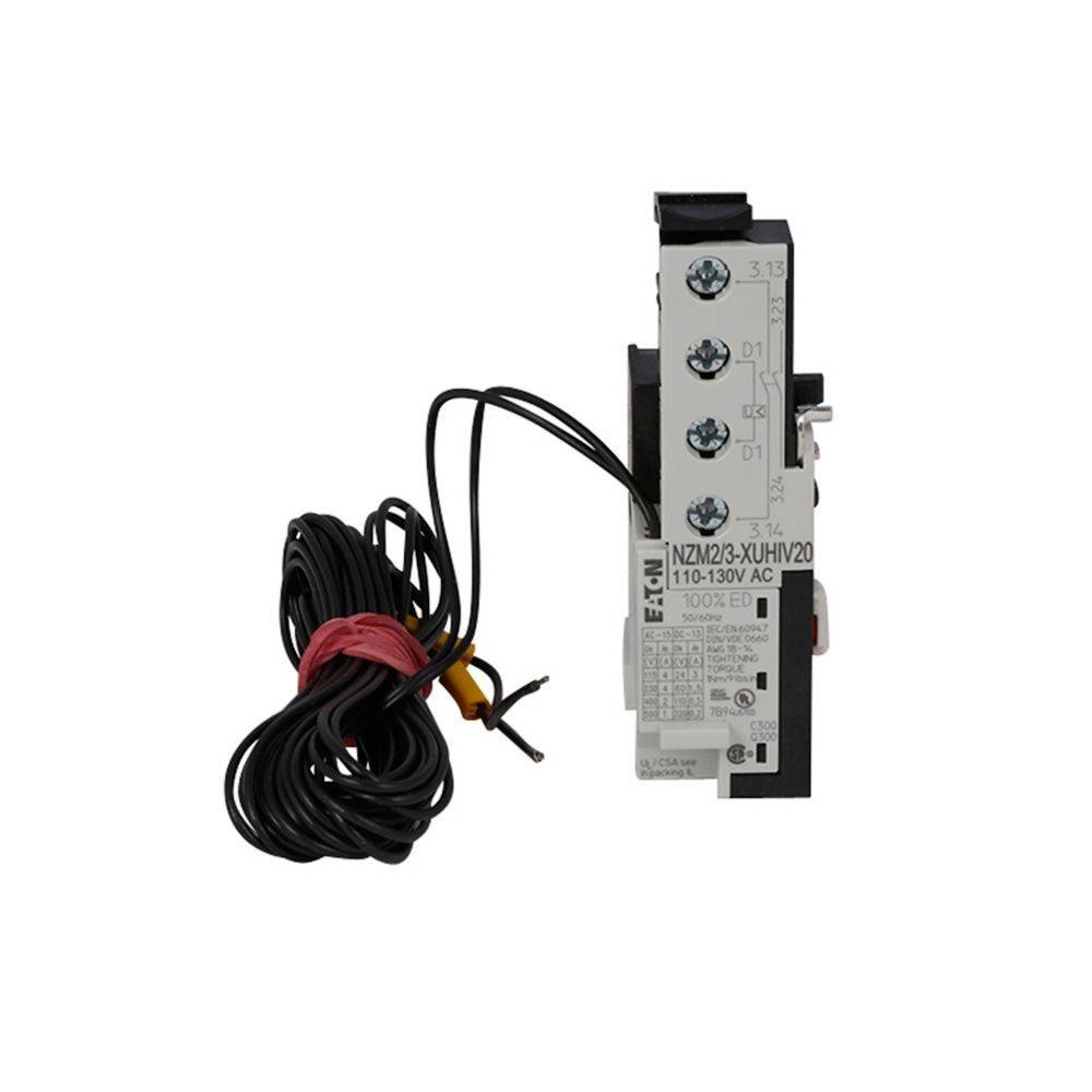 Ein elektrischer Leitungsschutzschalter mit angeschlossenen Leitungen, mit der Bezeichnung 'NZM2/3-XUHIV20', der die Kompatibilität mit 110-130V AC-Systemen anzeigt.