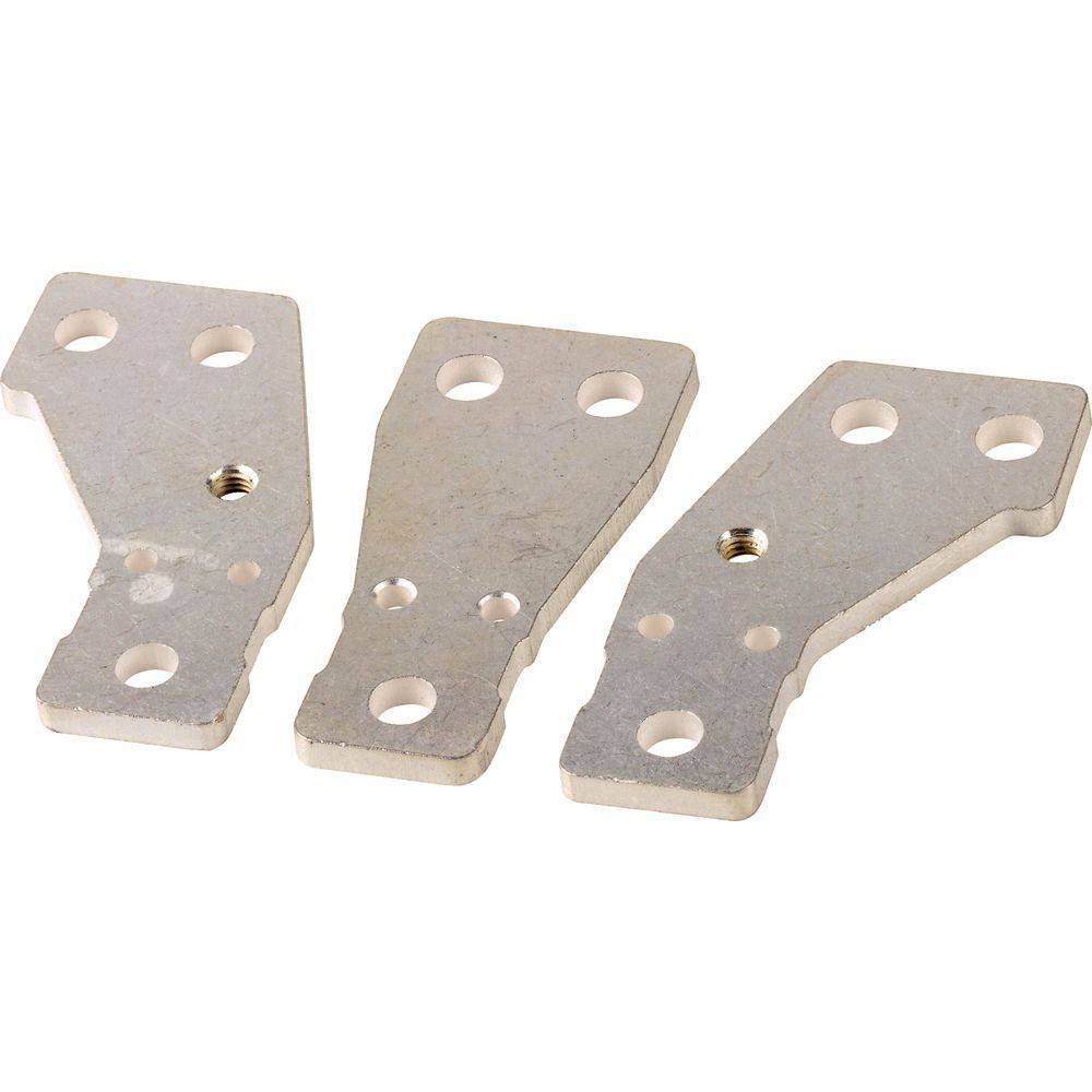 Drei Metallhalterungen mit mehreren Löchern, unterschiedlichen Formen und ähnlicher Silberfarbe, die wahrscheinlich zum Befestigen oder zur Abstützung in der Baubranche verwendet werden.