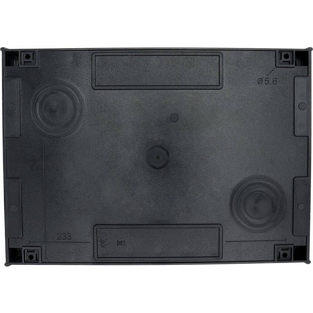 Eine schwarze rechteckige Plastikbasis mit drei runden Füßen und einer kleinen quadratischen eingesenkten Fläche. Enthält die Markierungen 'Ø5.6' und '233'.