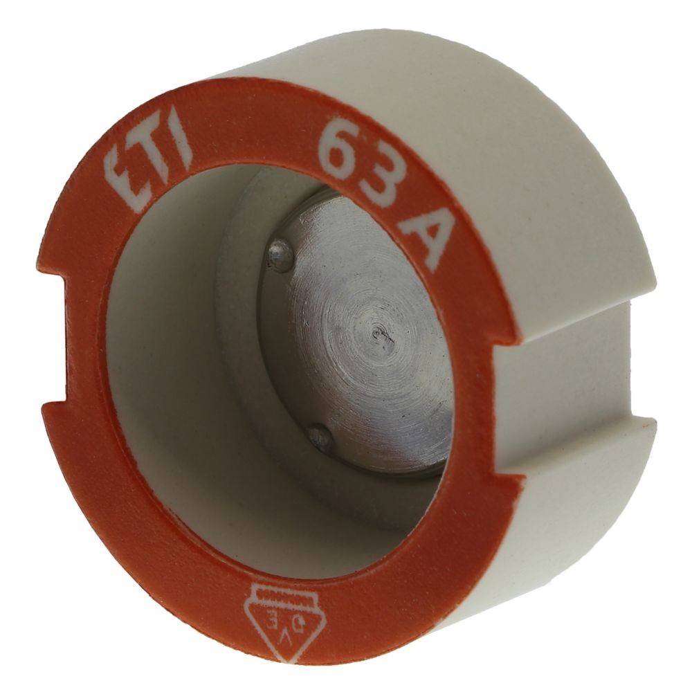 Weißer Sicherungsdeckel mit roten Markierungen 'ETI 63A', die die elektrische Stromstärke und den Hersteller angeben.