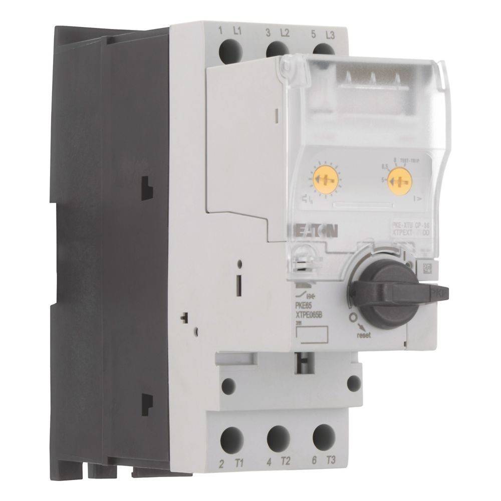 Ein Motorschutzschalter mit einem schwarzen Drehknopf und gelben Einstellungsrädern, gekennzeichnet als 'Eaton PKZ6 XTPE016BC1', entwickelt für elektrische Sicherheit.