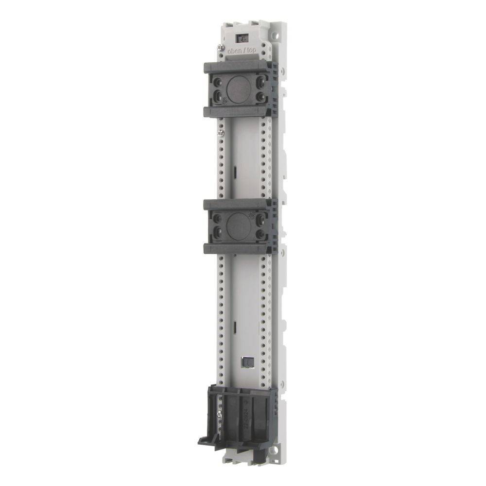 Elektrische Verteilertafel mit drei leeren Schlitzen für Sicherungsautomaten, konzipiert für Schaltkreissteuerung und -verteilung in industriellen Umgebungen.