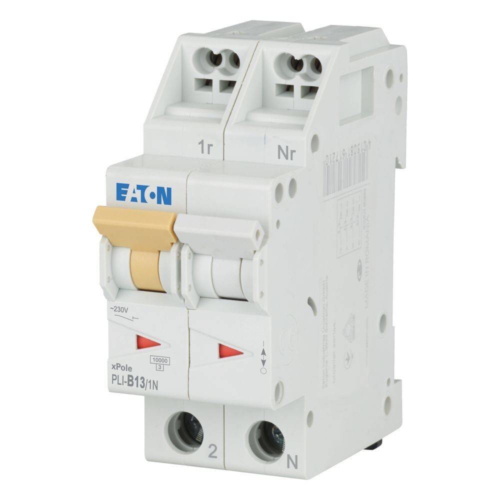 Ein weißer elektrischer Sicherungsautomat mit der Bezeichnung 'Eaton xPole PL1-B13/1N' mit zwei Schaltern, der zur Schutz elektrischer Stromkreise vor Überlastung verwendet wird.