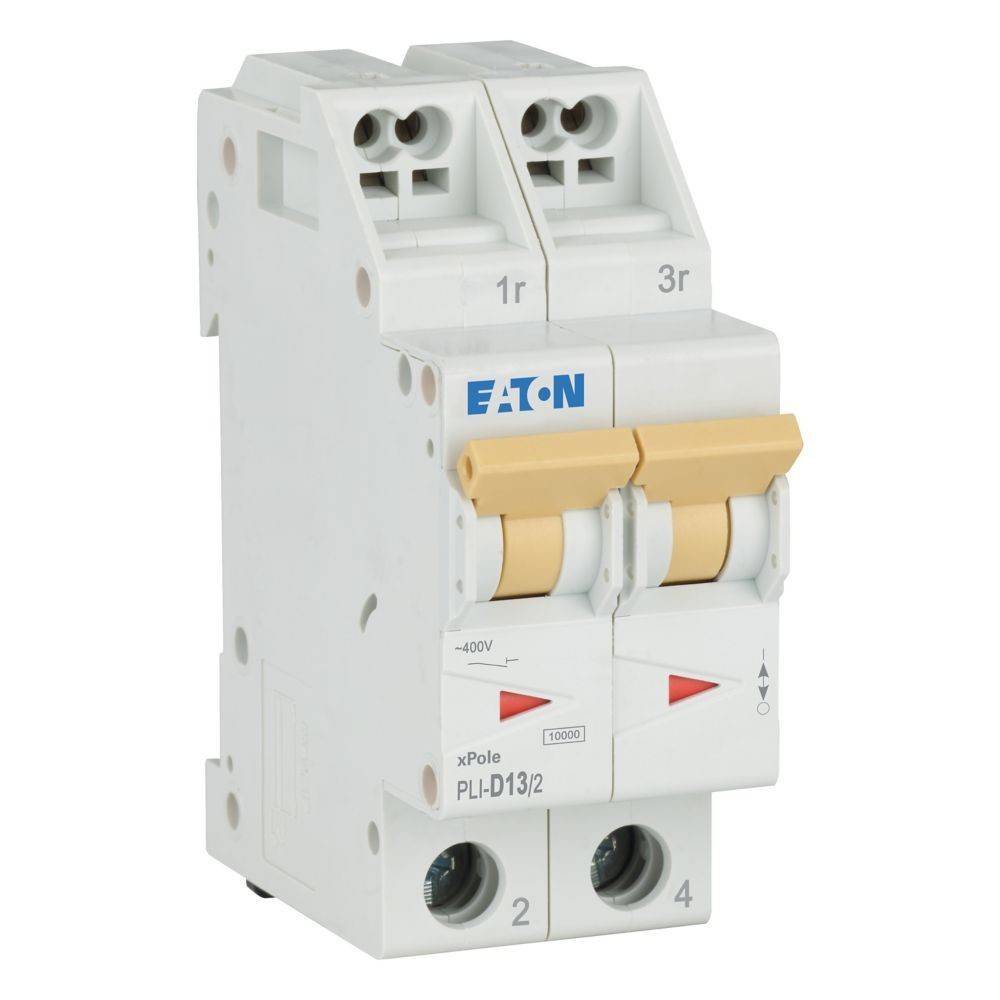 Ein Zweipoliger Leistungsschalter mit zwei gelben Schaltern, gekennzeichnet als 'Eaton xPole PLI-D13/2', konzipiert für elektrischen Schutz und Steuerung.