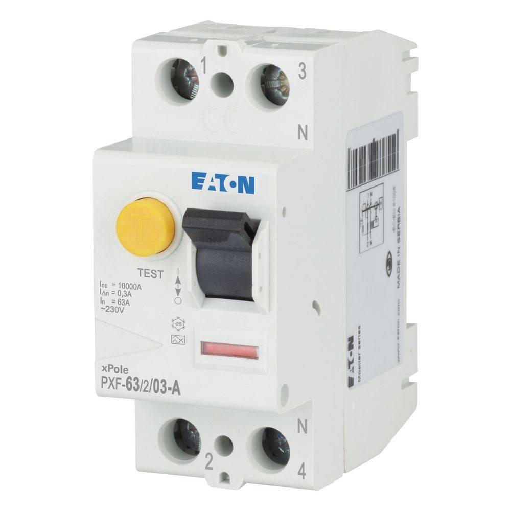 Ein weißer Eaton-Leistungsschalter mit einem gelben Testknopf und schwarzem Schalter, gekennzeichnet mit 'xPole PXF-63/2/03-A', der für den elektrischen Schutz ausgelegt ist.