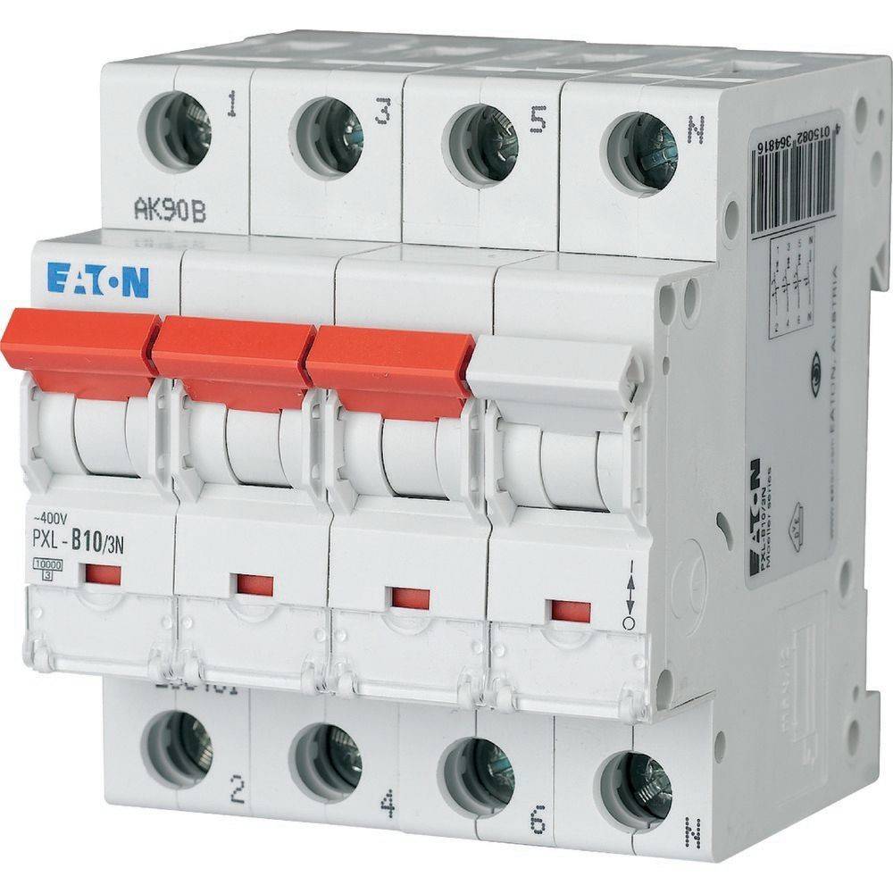 Vierpoliger Leistungsschalter von Eaton mit beschrifteten Schaltern, die Ein- und Aus-Positionen zeigen. Geeignet für industrielle elektrische Systeme.