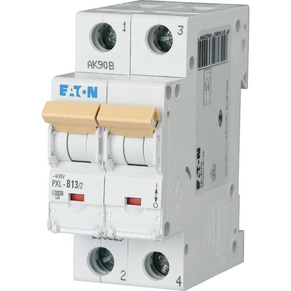 Ein weißer Eaton-Leistungsschalter mit zwei beigen Schaltern, beschriftet mit ‚PXL-B13/2'. Er verfügt über Anschlüsse für elektrische Verbindungen an Ober- und Unterseite.