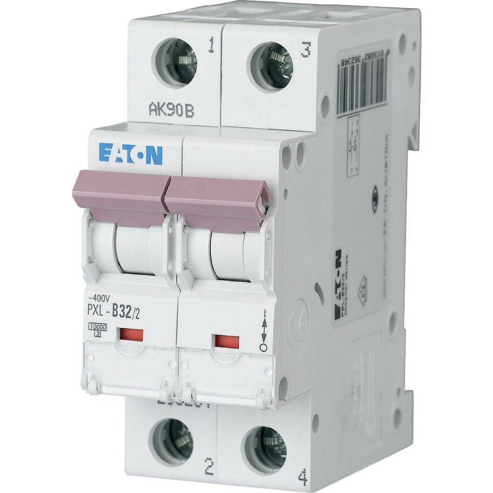 Ein weißer Eaton-Leitungsschutzschalter mit zwei violetten Schaltern, beschriftet mit ‚B32/2'. Er wird verwendet, um elektrische Schaltkreise vor Überlastung zu schützen.