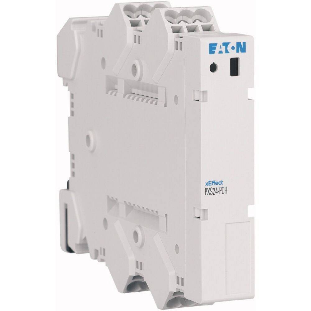 Ein weißes Eaton-Elektronikgerät mit der Bezeichnung 'xEffect PXS24-PC-N', das mehrere Anschlusspunkte für elektrische Installationen aufweist.