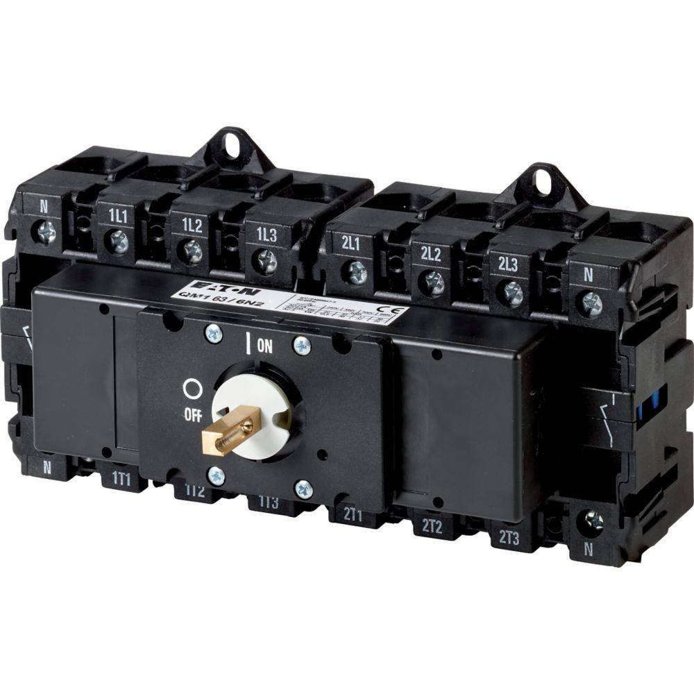 EIN-AUS'-Schalter, mit der Bezeichnung 'Eaton', mit Anschlussklemmen für elektrische Verbindungen.